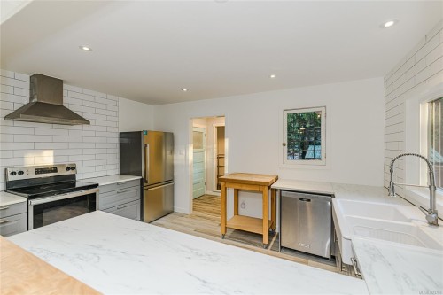 170 Thomas Rd, Salt Spring, BC 