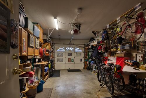 140 Heron Drive, Penticton, BC - Indoor Photo Showing Garage