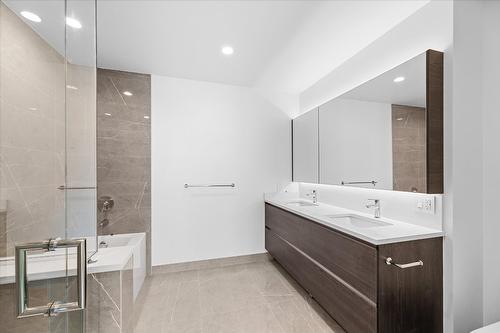 3307-1626 Water Street, Kelowna, BC - Indoor Photo Showing Bathroom