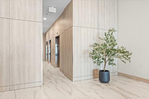 3307-1626 Water Street, Kelowna, BC - Indoor Photo Showing Other Room