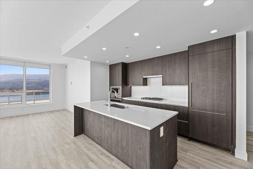 3307-1626 Water Street, Kelowna, BC - Indoor Photo Showing Kitchen
