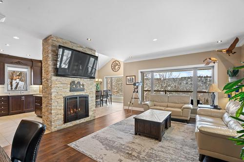 Salon - 22 Rue Des Gemmes, Sainte-Marguerite-Du-Lac-Masson, QC - Indoor Photo Showing Living Room With Fireplace