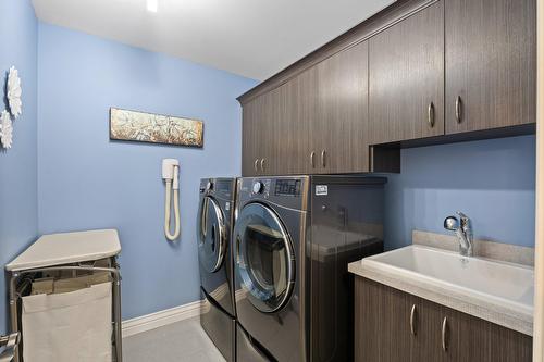 Salle de lavage - 22 Rue Des Gemmes, Sainte-Marguerite-Du-Lac-Masson, QC - Indoor Photo Showing Laundry Room