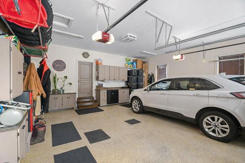 Garage - 22 Rue Des Gemmes, Sainte-Marguerite-Du-Lac-Masson, QC - Indoor Photo Showing Garage