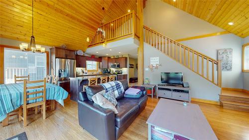 22-6324 Laurier Avenue, Wardner, BC - Indoor Photo Showing Living Room