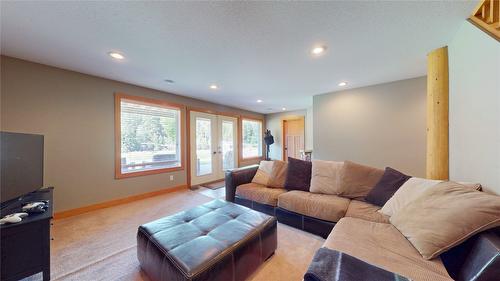 22-6324 Laurier Avenue, Wardner, BC - Indoor Photo Showing Living Room