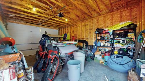 22-6324 Laurier Avenue, Wardner, BC - Indoor Photo Showing Garage