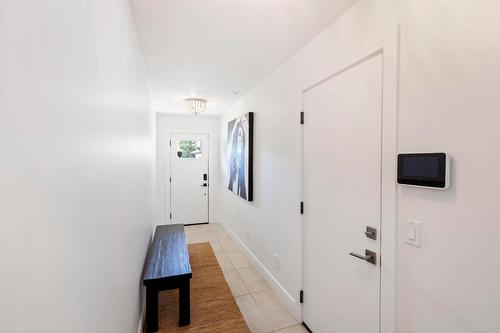 13-3756 Lakeshore Road, Kelowna, BC - Indoor Photo Showing Other Room