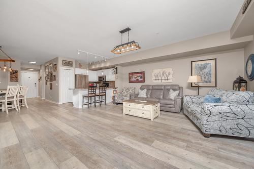 213-3550 Woodsdale Road, Lake Country, BC - Indoor