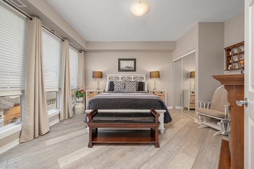 213-3550 Woodsdale Road, Lake Country, BC - Indoor Photo Showing Bedroom