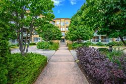 213-3550 Woodsdale Road  Lake Country, BC V4V 2P5