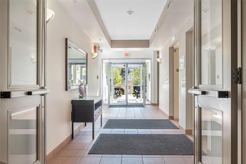 213-3550 Woodsdale Road, Lake Country, BC - Indoor Photo Showing Other Room