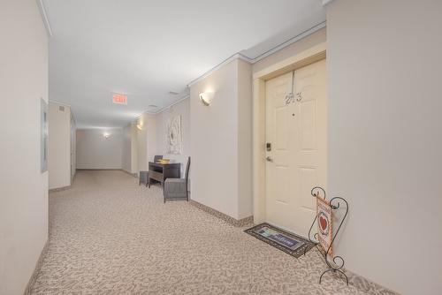 213-3550 Woodsdale Road, Lake Country, BC - Indoor Photo Showing Other Room