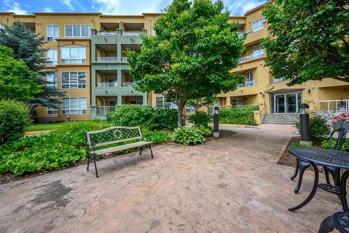 213-3550 Woodsdale Road, Lake Country, BC - Outdoor With Facade