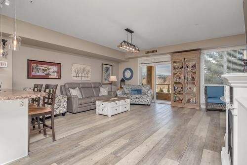 213-3550 Woodsdale Road, Lake Country, BC - Indoor Photo Showing Other Room