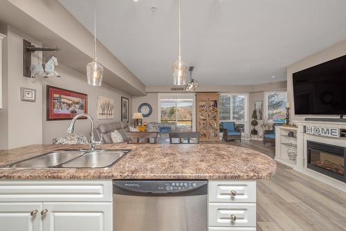 213-3550 Woodsdale Road, Lake Country, BC - Indoor Photo Showing Kitchen With Double Sink