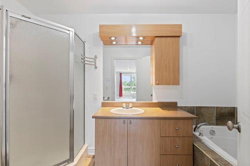 Salle de bains attenante à la CCP - 405-5220 Boul. Des Sources, Montréal (Pierrefonds-Roxboro), QC - Indoor Photo Showing Bathroom