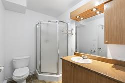 Salle de bains attenante à la CCP - 