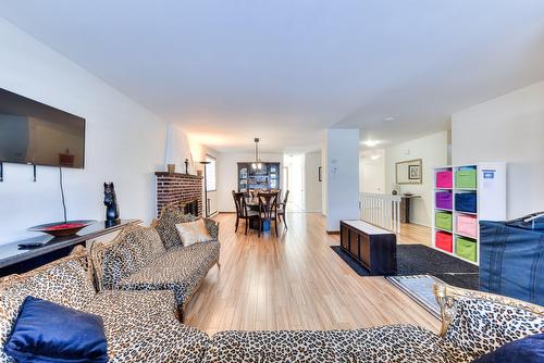 Salon - 3246  - 3250 Boul. Notre-Dame, Laval (Chomedey), QC - Indoor Photo Showing Living Room