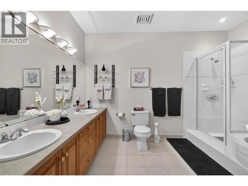 571 6 Street Ne Unit# 302, Salmon Arm, BC - Indoor Photo Showing Bathroom