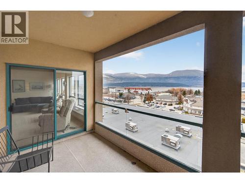 571 6 Street Ne Unit# 302, Salmon Arm, BC - Outdoor With View With Exterior