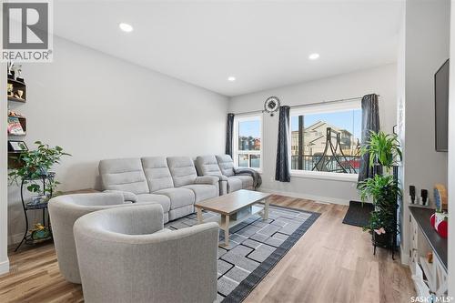 705 Evergreen Boulevard, Saskatoon, SK - Indoor Photo Showing Living Room