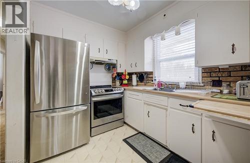 33 Elginfield Drive, Guelph, ON - Indoor Photo Showing Kitchen With Double Sink