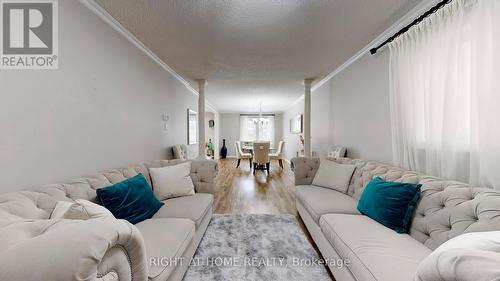 46 Furrow Drive, Whitby (Rolling Acres), ON - Indoor Photo Showing Living Room