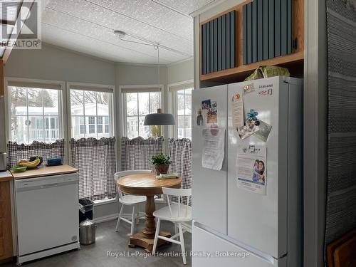 24 Rowan Rd - 77307 Bluewater Highway, Bluewater (Bayfield), ON - Indoor