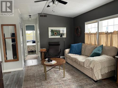 24 Rowan Rd - 77307 Bluewater Highway, Bluewater (Bayfield), ON - Indoor Photo Showing Living Room