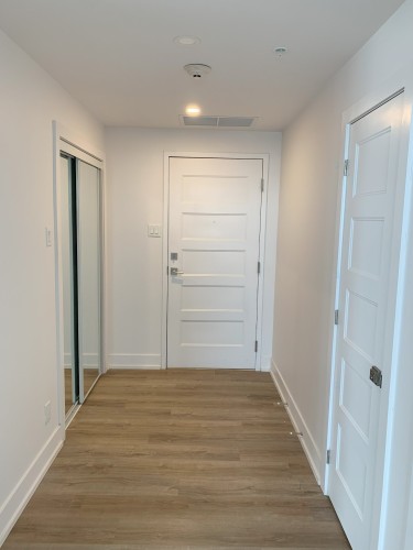 Hall d'entrée/Vestibule - 602-50 Rue D'Ambre, Candiac, QC - Indoor Photo Showing Other Room