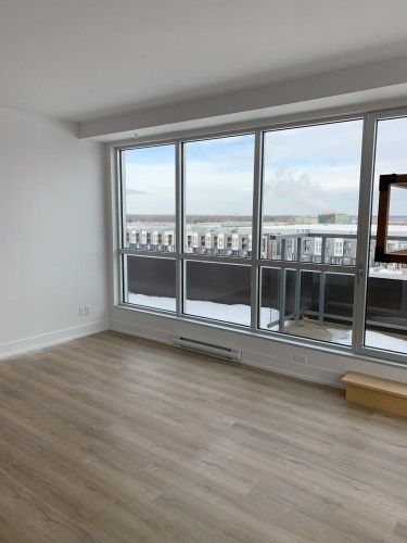 Salon - 602-50 Rue D'Ambre, Candiac, QC - Indoor