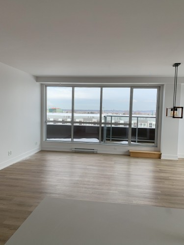 Salon - 602-50 Rue D'Ambre, Candiac, QC - Indoor