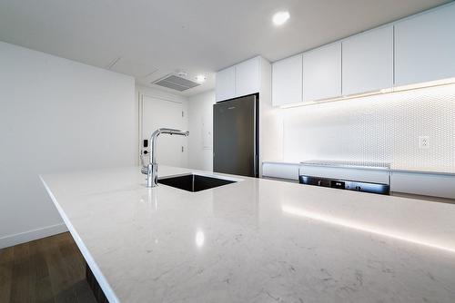 Cuisine - 3501-1245 Rue De Bleury, Montréal (Ville-Marie), QC - Indoor Photo Showing Kitchen