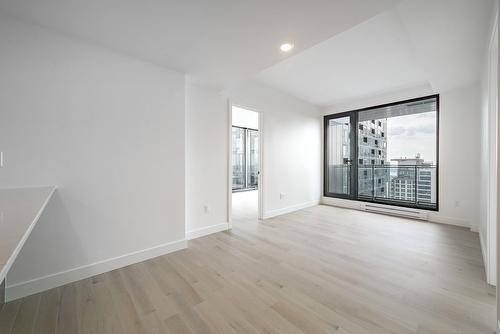 Salon - 3501-1245 Rue De Bleury, Montréal (Ville-Marie), QC - Indoor Photo Showing Other Room