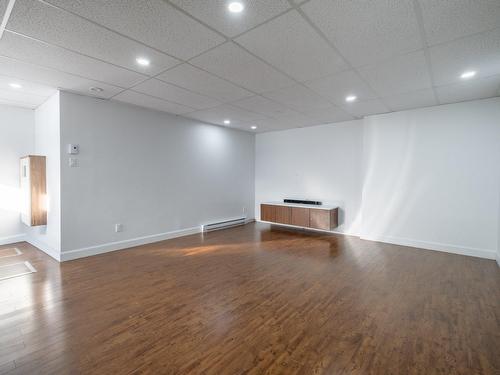 Salle familiale - 108 Rue Joseph-Théberge, Saint-Mathias-Sur-Richelieu, QC - Indoor Photo Showing Other Room