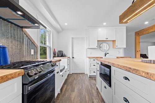 Cuisine - 7 Ch. De Maryland, Bristol, QC 