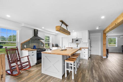 Cuisine - 7 Ch. De Maryland, Bristol, QC 