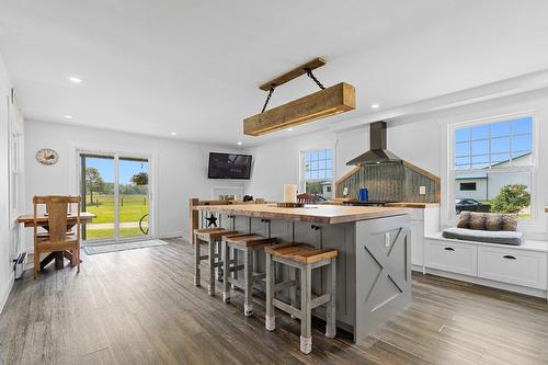 Cuisine - 7 Ch. De Maryland, Bristol, QC 