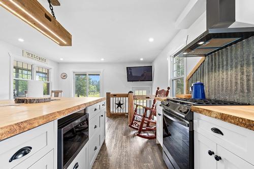 Cuisine - 7 Ch. De Maryland, Bristol, QC 