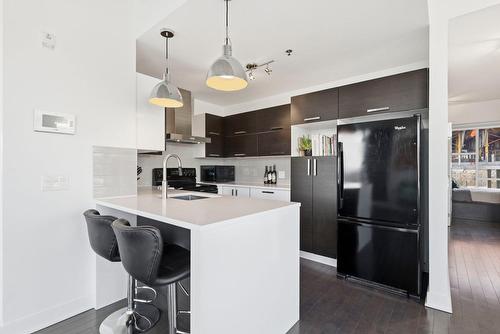 Cuisine - 814-377 Rue Des Seigneurs, Montréal (Le Sud-Ouest), QC - Indoor Photo Showing Kitchen