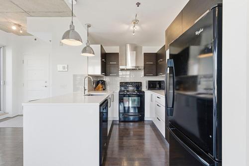 Cuisine - 814-377 Rue Des Seigneurs, Montréal (Le Sud-Ouest), QC - Indoor Photo Showing Kitchen With Upgraded Kitchen