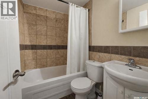 1411 111Th Street, North Battleford, SK - Indoor Photo Showing Bathroom