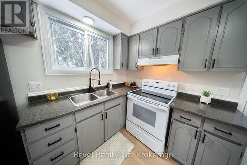 1728 Mckeown Avenue, North Bay (Widdifield), ON - Indoor Photo Showing Kitchen With Double Sink