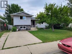 2161 Palm Road S  Lethbridge, AB T1K 3N9