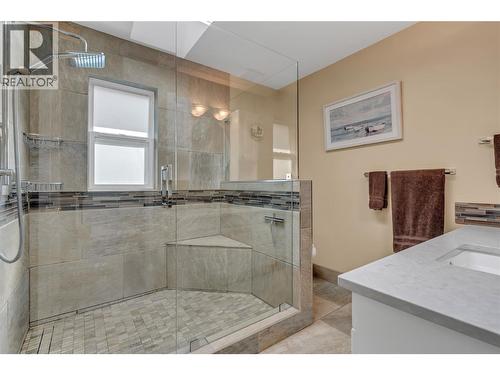 3008 Quail Crescent, Kelowna, BC - Indoor Photo Showing Bathroom