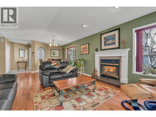 3008 Quail Crescent, Kelowna, BC - Indoor Photo Showing Living Room With Fireplace