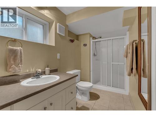 3008 Quail Crescent, Kelowna, BC - Indoor Photo Showing Bathroom