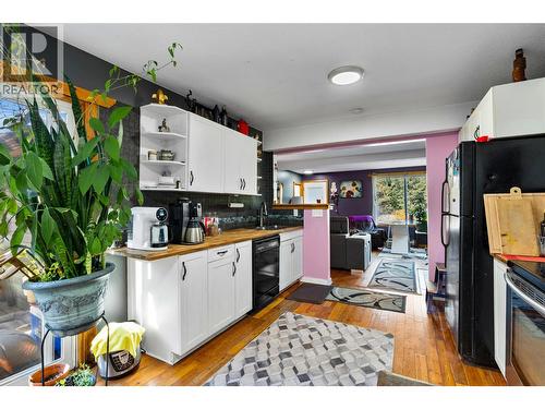 1800 Paul Lake Road, Kamloops, BC - Indoor Photo Showing Kitchen With Double Sink