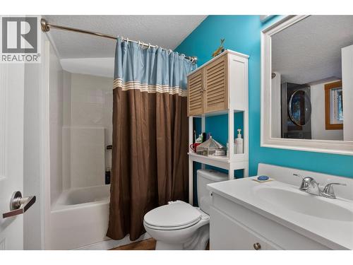 1800 Paul Lake Road, Kamloops, BC - Indoor Photo Showing Bathroom